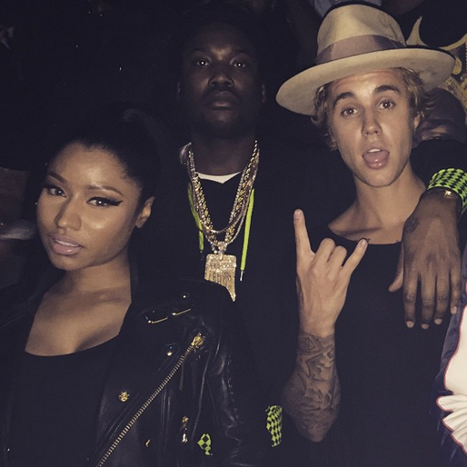 Nicki Minaj och Justin Bieber har skoj. Nicki Minaj och Justin Bieber har skoj.